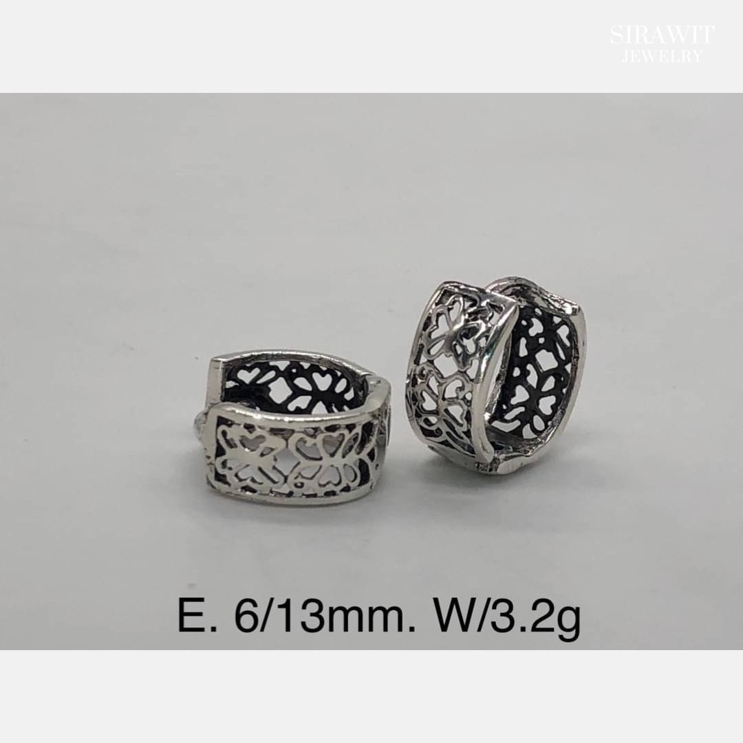 ต่างห่วงลายฉลุ