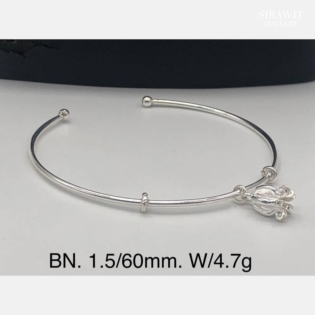 กำไลห้อยจี้ดอกรัก