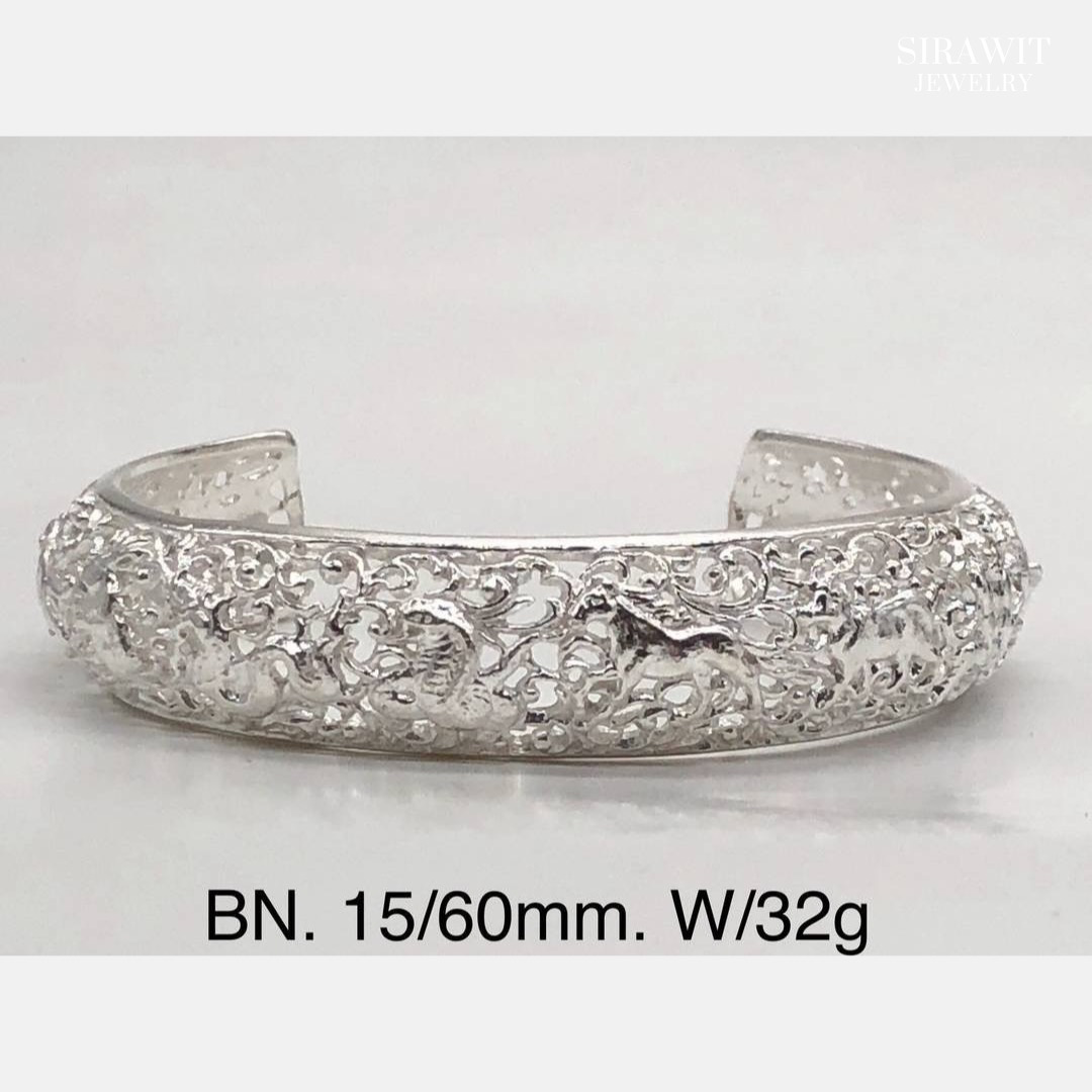 กำไลข้อมือเงินแท้