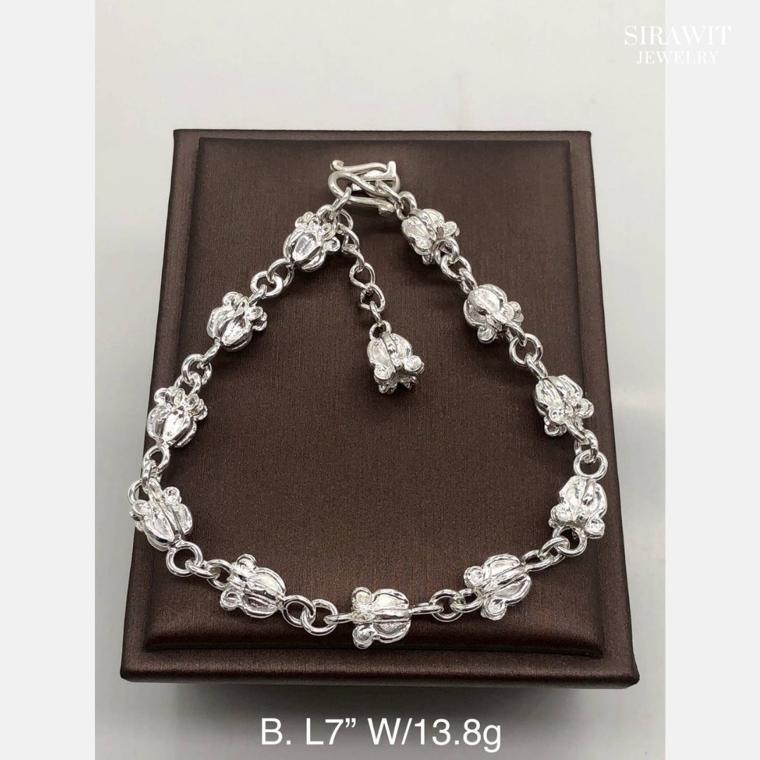 สร้อยข้อมือดอกรัก