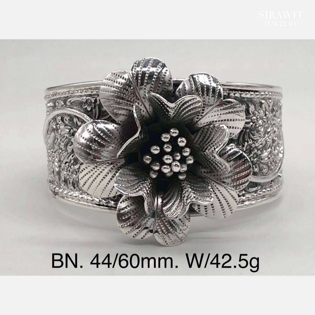 กำไลข้อมือเงินแท้