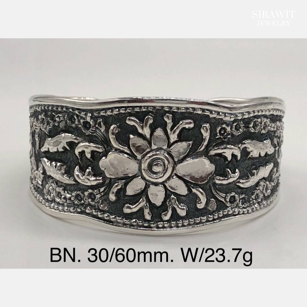 กำไลข้อมือเงินแท้