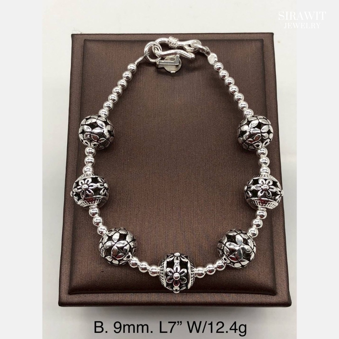 สร้อยข้อมือเงินท้