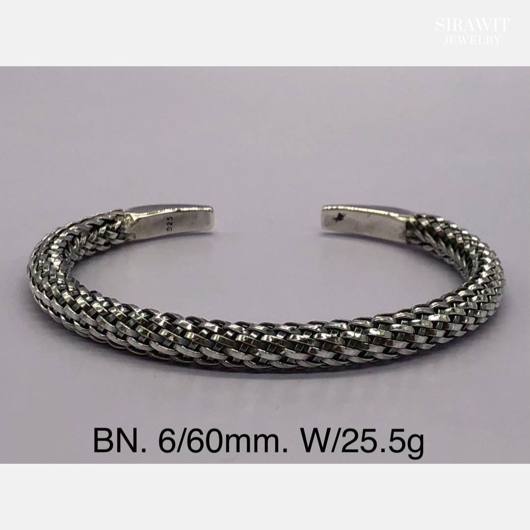 กำไลข้อมือเงินแท้