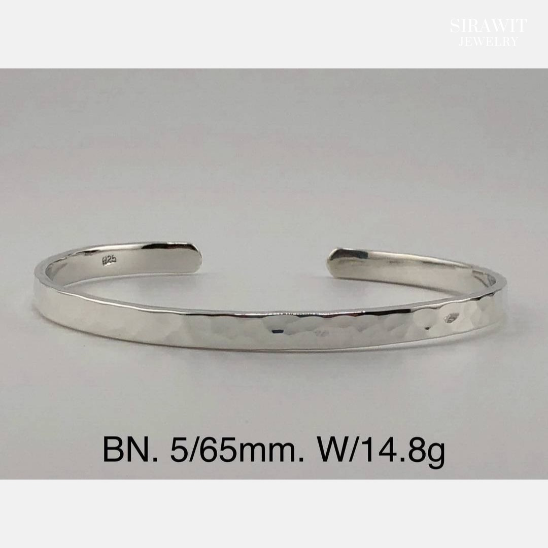 กำไลข้อมือเงินแท้