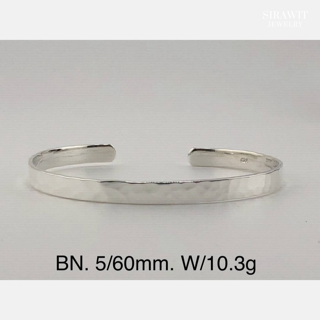 กำไลข้อมือเงินแท้