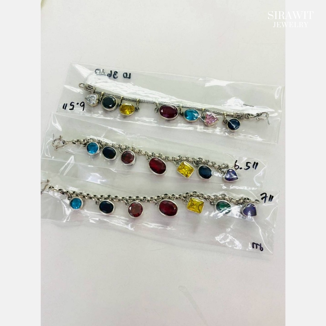สร้อยข้อมือพลอย