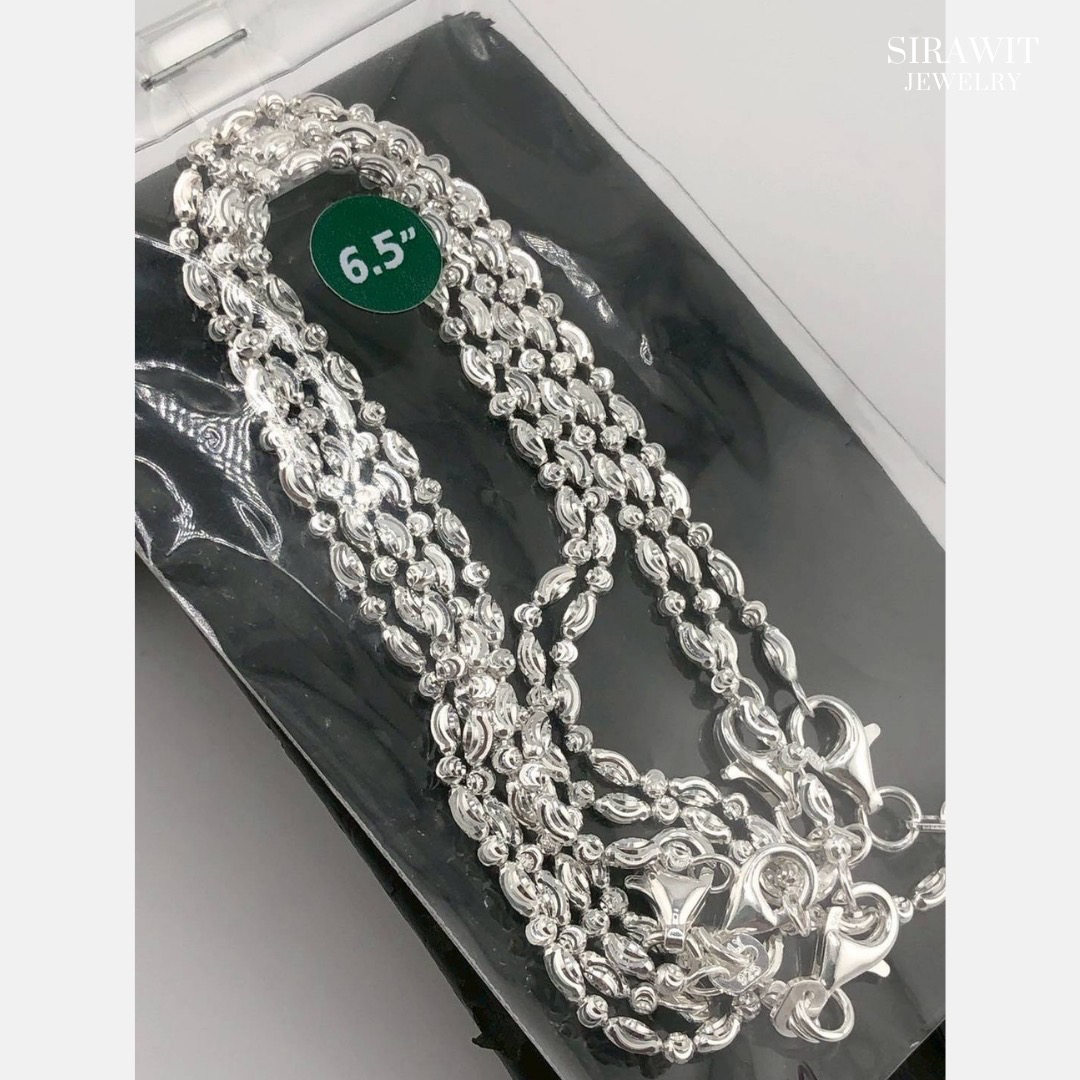 สร้อยข้อมือเม็ดตัดลาย