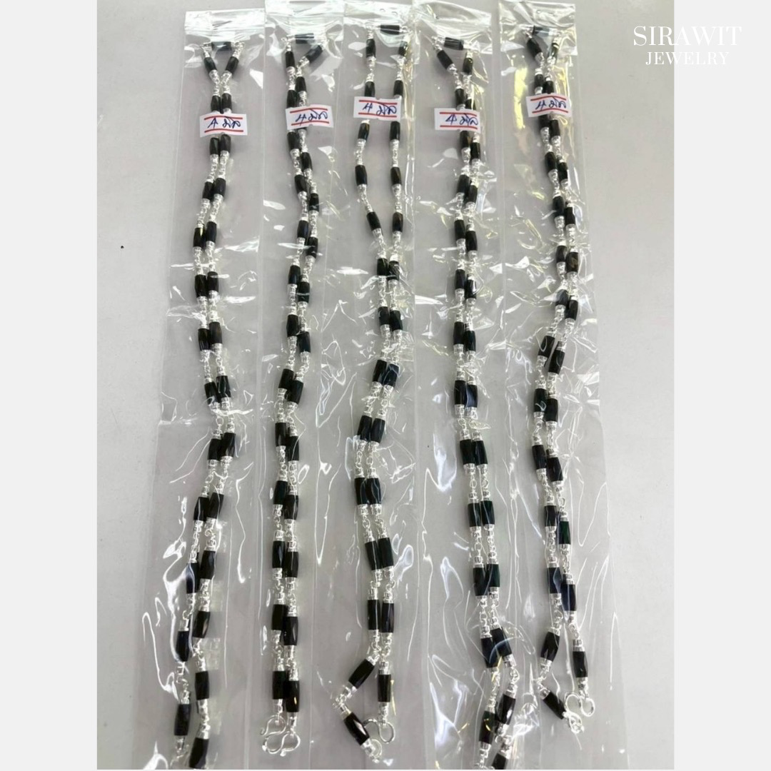 สร้อยคอนิล