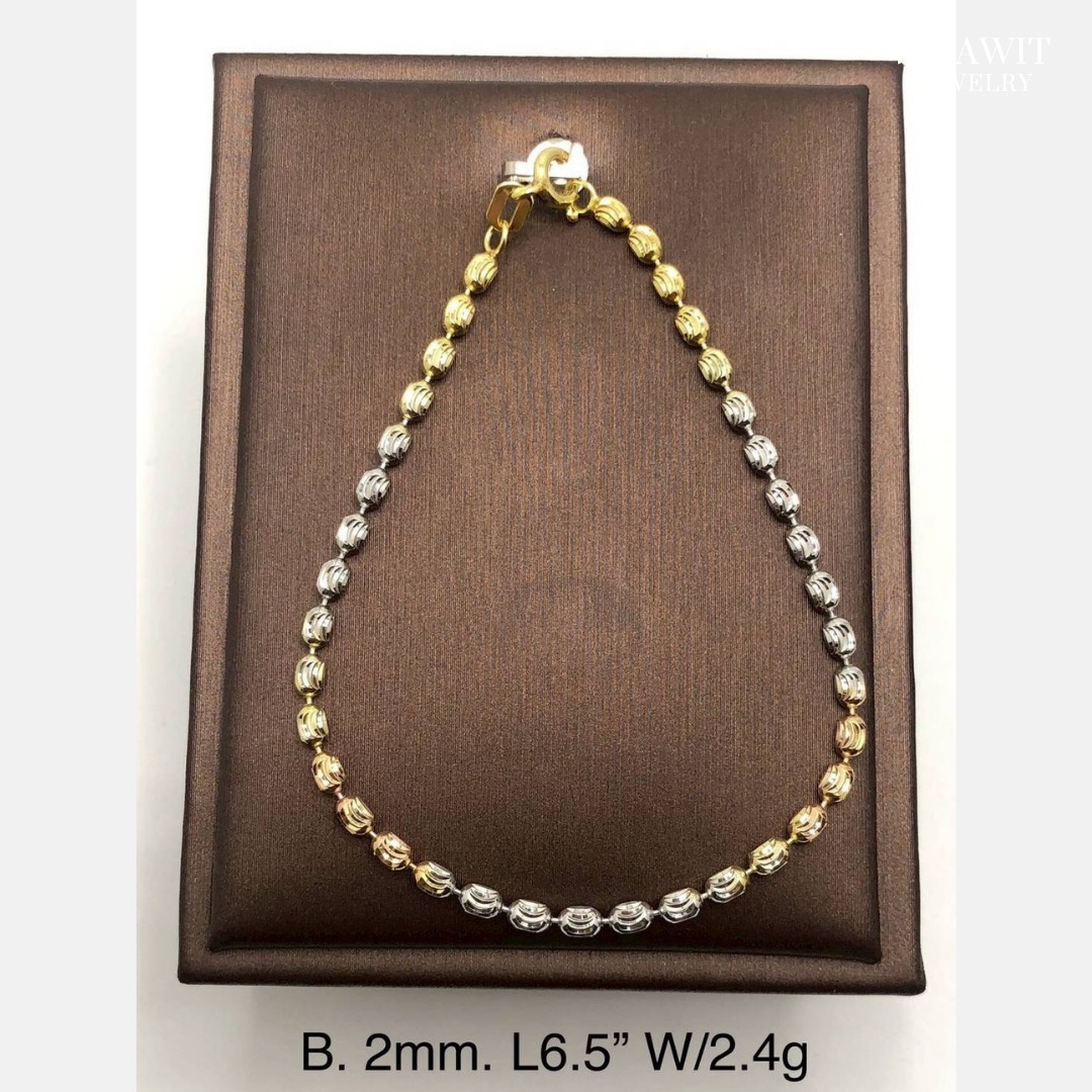 สร้อยข้อมือเม็ดตัดลายสามกษัตริย์