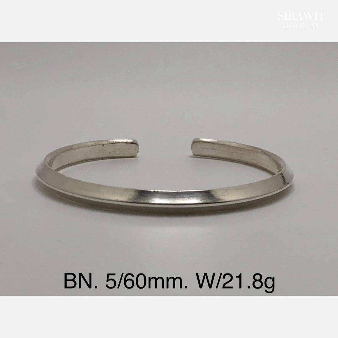 กำไลข้อมือเงินแท้