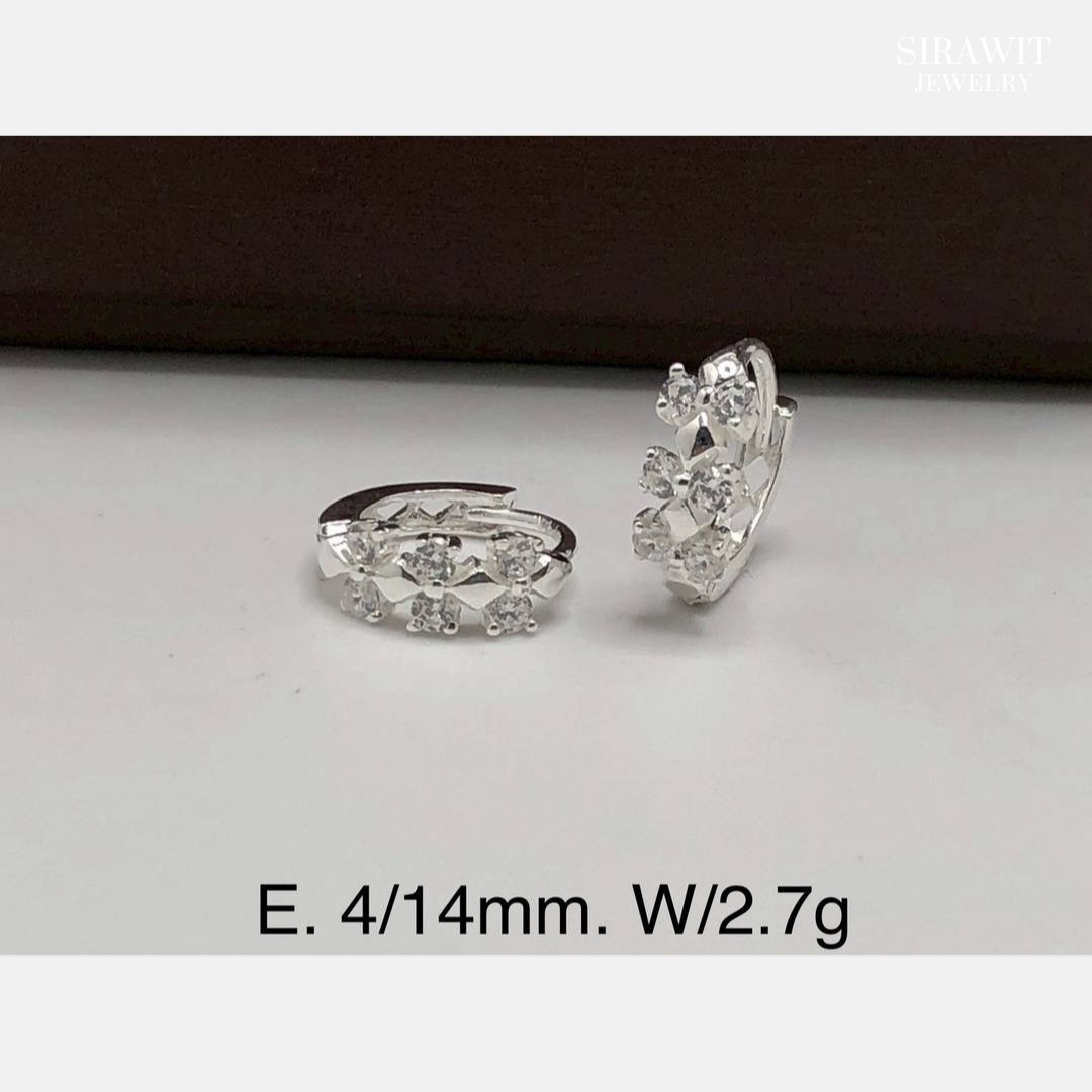 ต่างหูพลอย