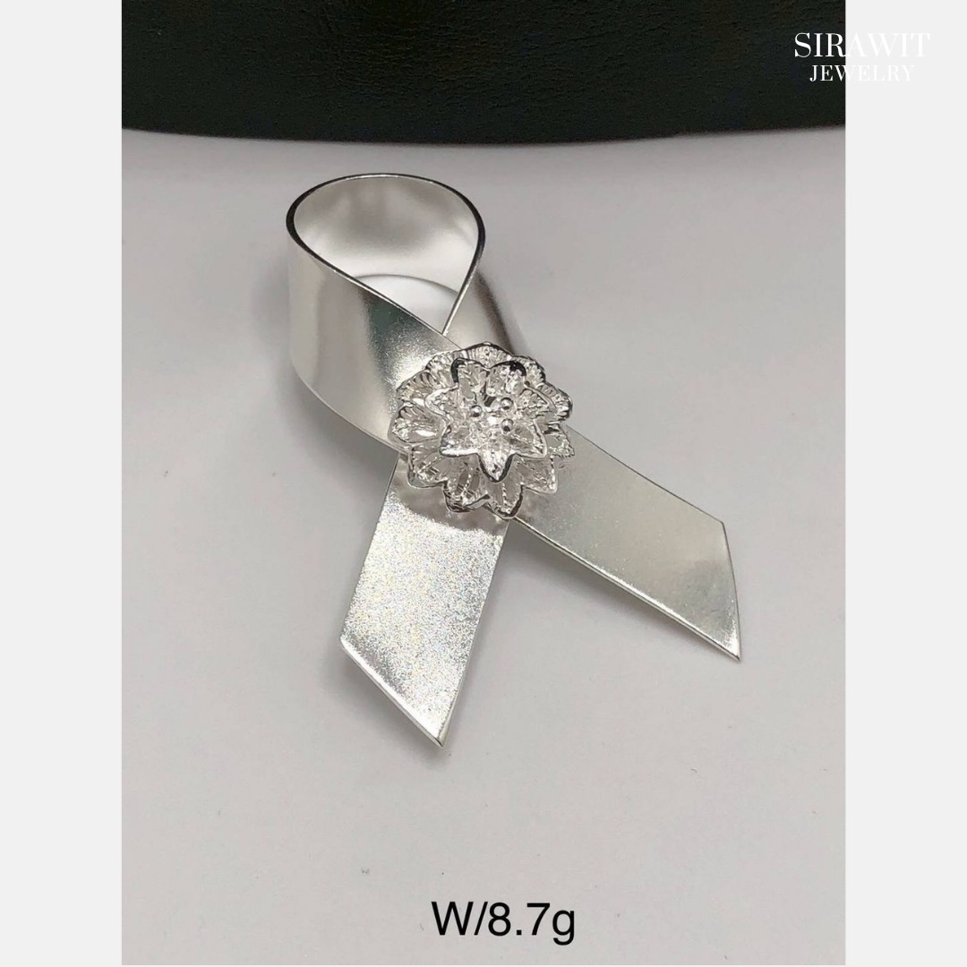 เข็มกลัด