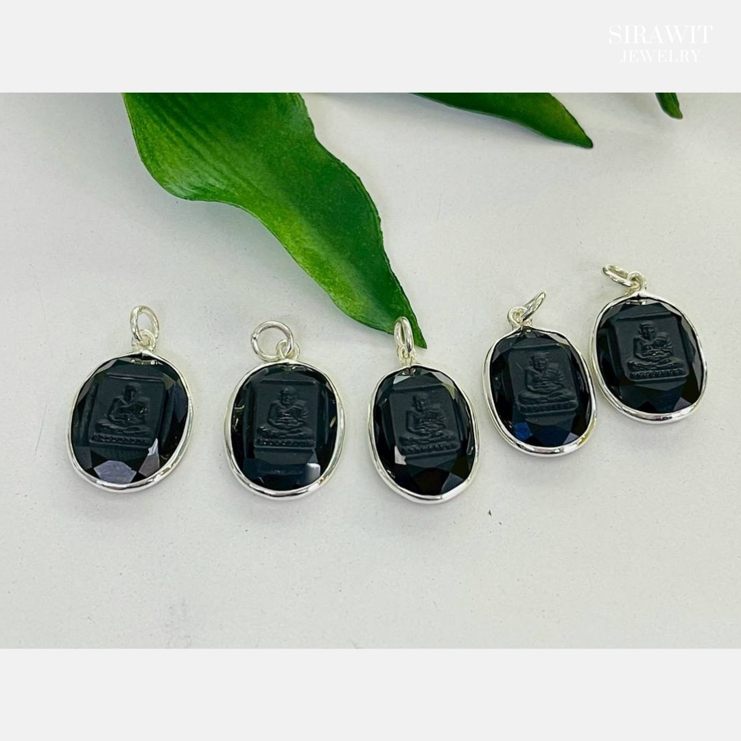 จี้พระนิล