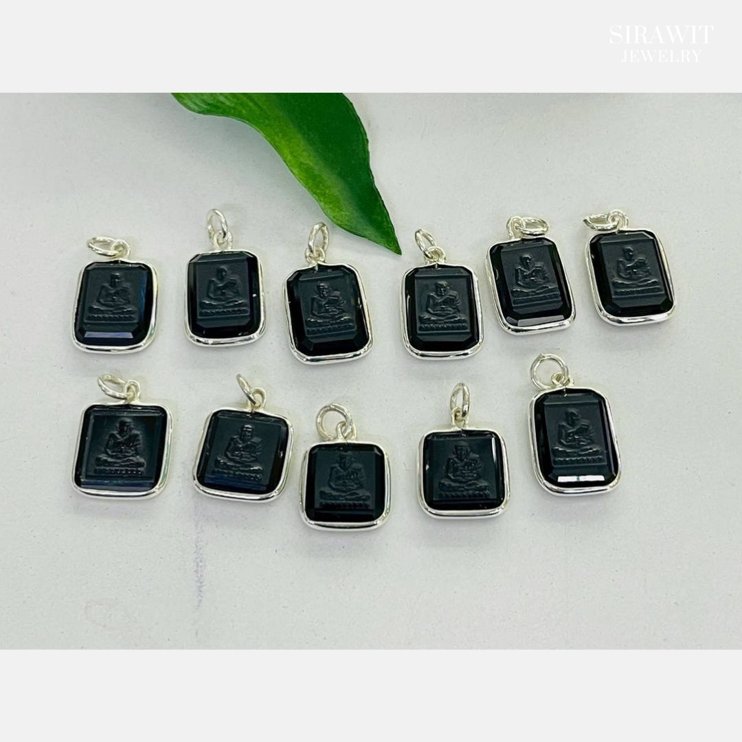 จี้พระนิล