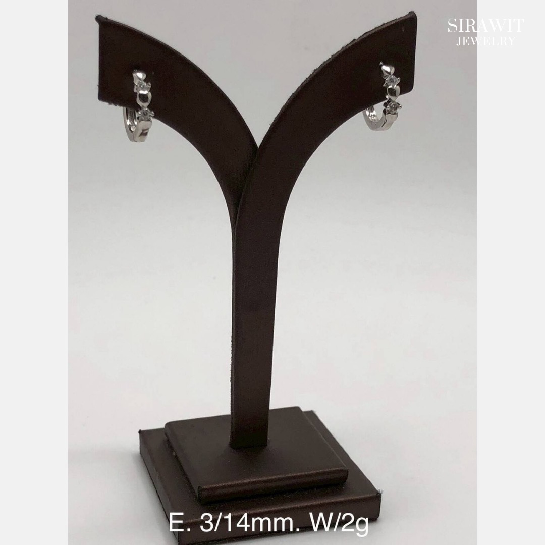 ต่างหูห่วงพลอย