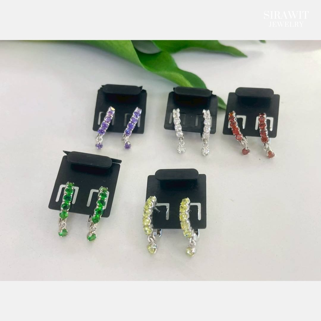 ต่างหูพลอย